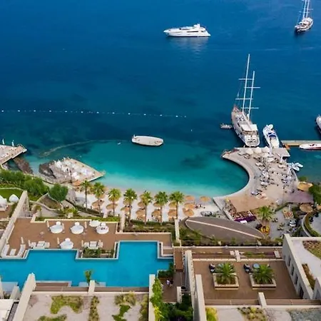Luxury Inside Hotel *