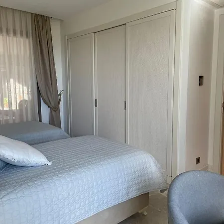 Luxury Inside فندق